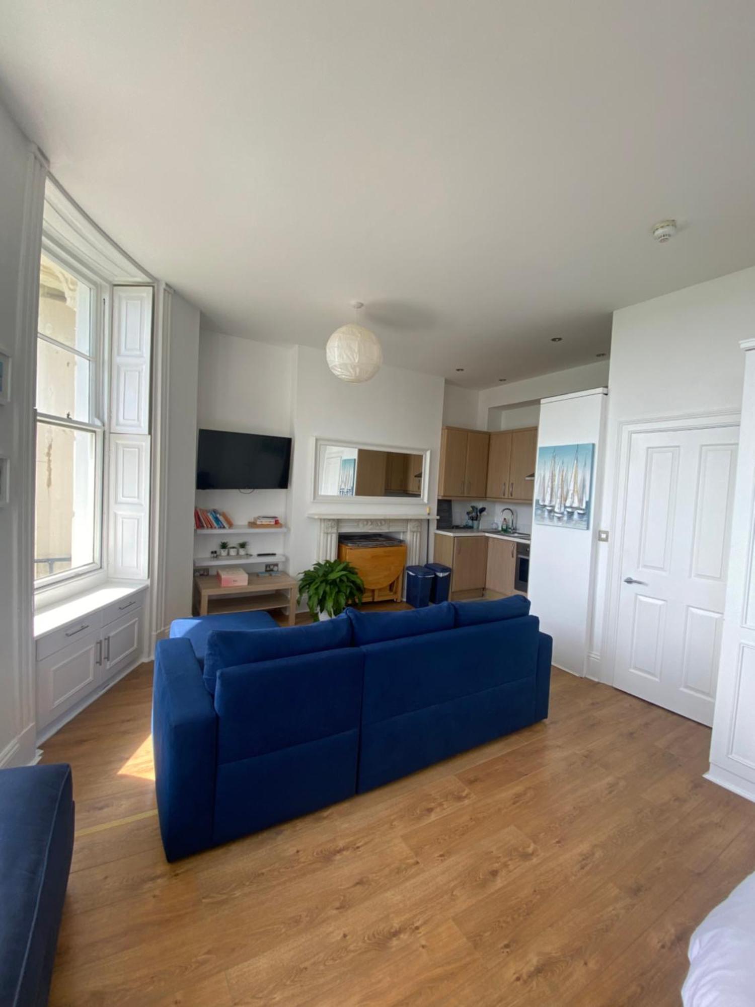 Apartment Seaside Serenity Brighton